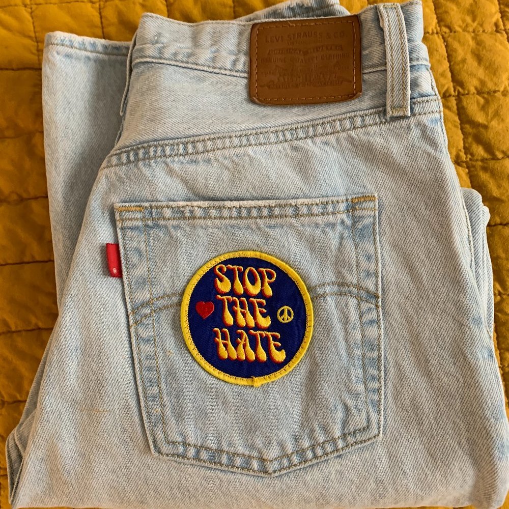Levis Ribcage Straight Ankle Light wash w/ patch size 28